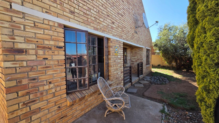3 Bedroom Property for Sale in Vista Park Free State